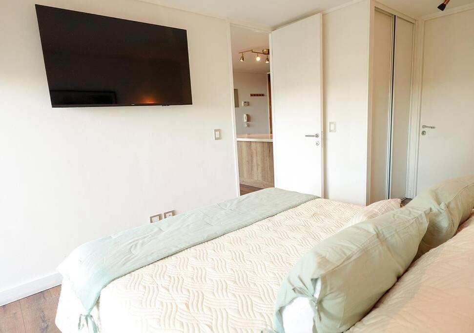 Apartamento Depto Premium A Pasos Del Parque Arauco Con Aire Acondicionado *